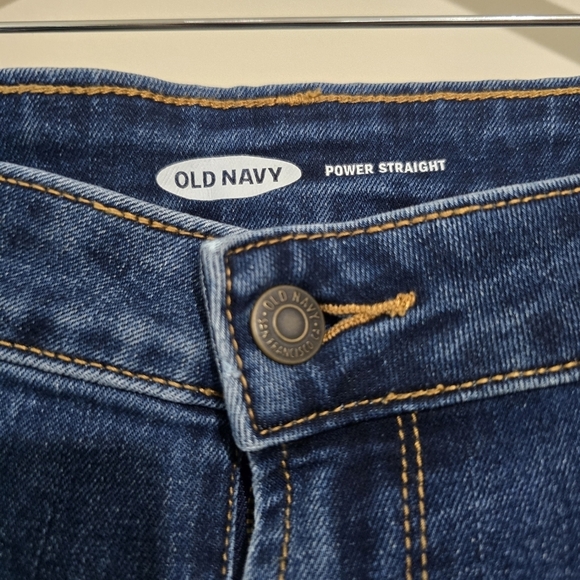 ⭐️40% Off⭐️ Old Navy Mid-Rise Power Straight Jeans - Picture 13 of 16